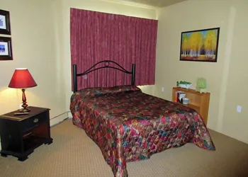 Soda Butte Lodge hotel thumbnail 5