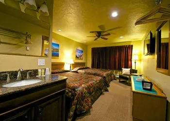 Soda Butte Lodge hotel thumbnail 7
