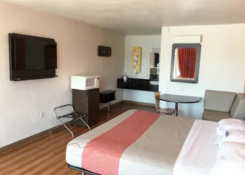 Motel 6 Connellys Springs, NC hotel thumbnail 7