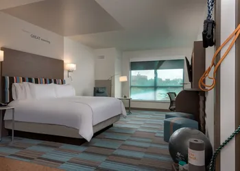 EVEN Hotel Omaha Downtown - Old Market by IHG hotel thumbnail 4