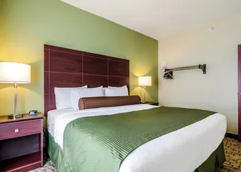 Cobblestone Hotel & Suites - McCook hotel thumbnail 6