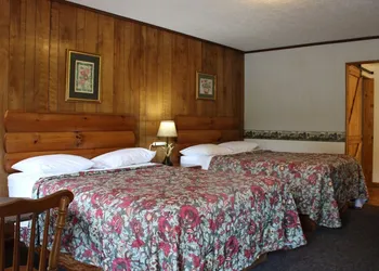 Two Rivers Lodge hotel thumbnail 2