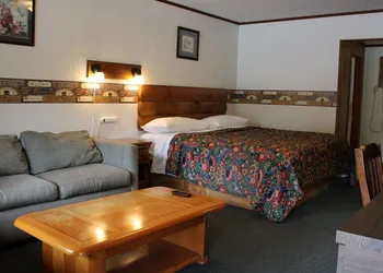 Two Rivers Lodge hotel thumbnail 4