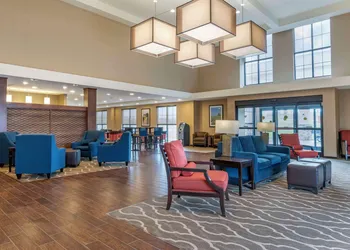 Comfort Suites Manheim - Lancaster hotel thumbnail 3