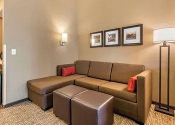 Comfort Suites Manheim - Lancaster hotel thumbnail 6