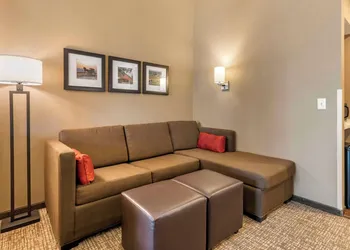 Comfort Suites Manheim - Lancaster hotel thumbnail 7