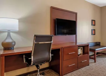 Comfort Suites Manheim - Lancaster hotel thumbnail 8