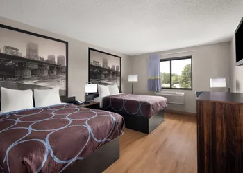 Super 8 by Wyndham Farmville hotel thumbnail 6