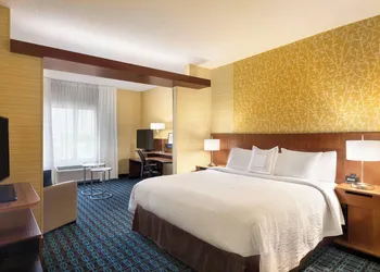Fairfield Inn & Suites Lancaster East at The Outlets hotel thumbnail 5