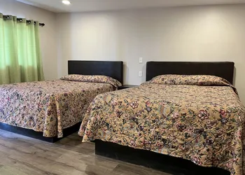 Kluane Park Inn hotel thumbnail 5