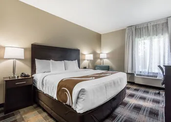 Quality Inn Pleasant View hotel thumbnail 7