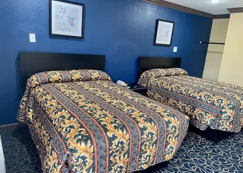 Super 6 Inn hotel thumbnail 6