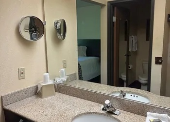 Haven Inn & Suites hotel thumbnail 4