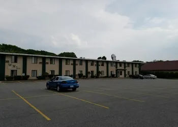 Woonsocket Motor Inn hotel thumbnail 6