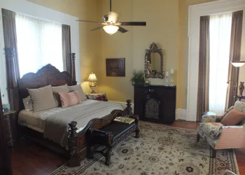 The Pepin Mansion Historic B&B hotel thumbnail 8