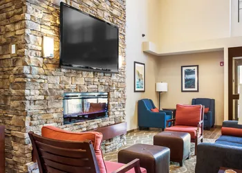 Comfort Inn & Suites Niagara Falls Blvd USA hotel thumbnail 3