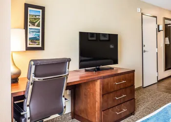Comfort Inn & Suites Niagara Falls Blvd USA hotel thumbnail 6