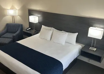 Cardinal Inn & Event Center hotel thumbnail 6