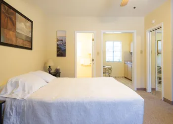 Mar Bay Motel &Suites hotel thumbnail 6