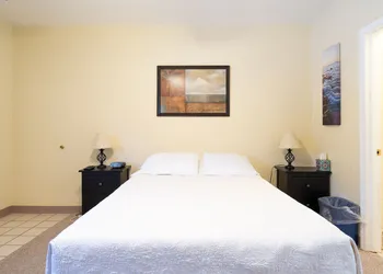 Mar Bay Motel &Suites hotel thumbnail 8