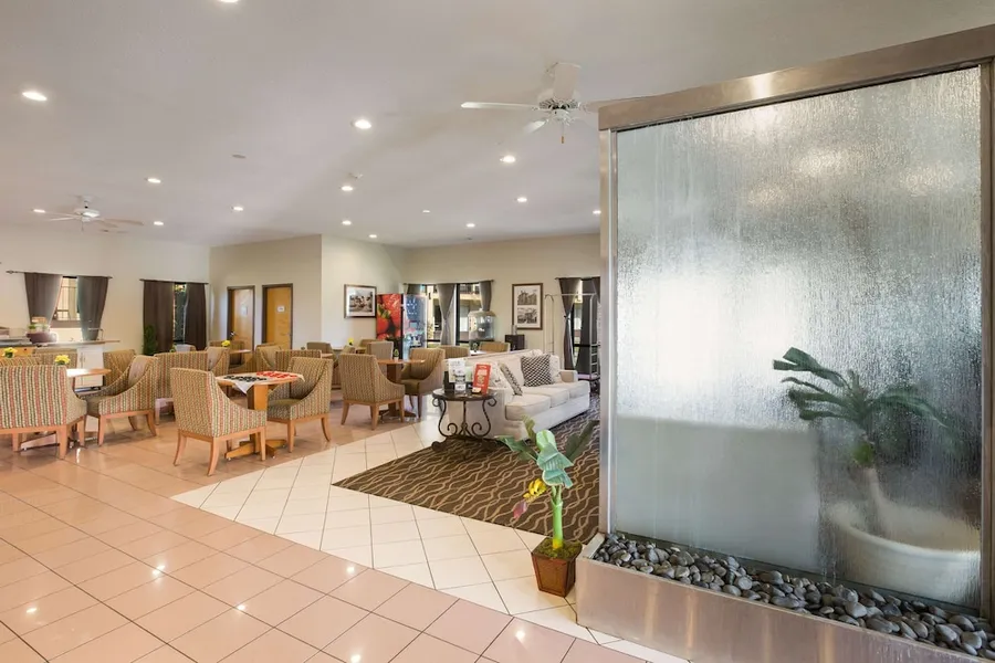 Econo Lodge Inn & Suites Hardeeville I-95 hotel detail image 6