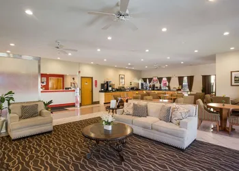 Econo Lodge Inn & Suites Hardeeville I-95 hotel thumbnail 7