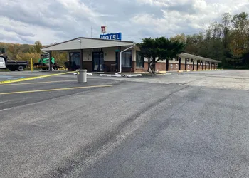 Motel 81 hotel thumbnail 6