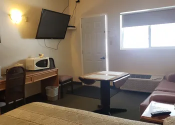 Calabogie Motor Inn hotel thumbnail 8