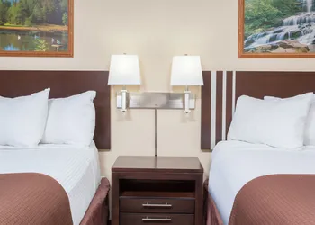 TC Motel hotel thumbnail 3