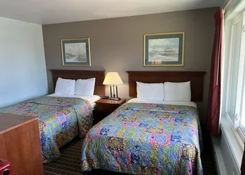 Crows Nest Inn Tawas hotel thumbnail 4