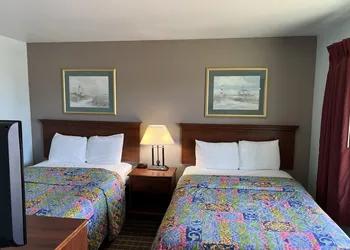 Crows Nest Inn Tawas hotel thumbnail 5