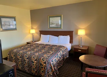 Crows Nest Inn Tawas hotel thumbnail 6