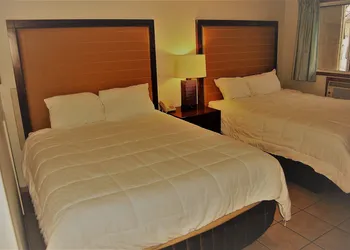Edgewater Inn hotel thumbnail 7