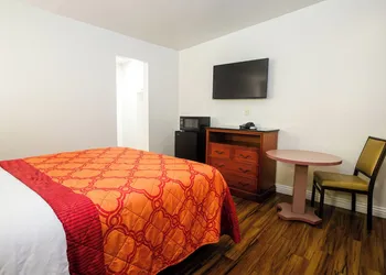 Tropic Lodge hotel thumbnail 3
