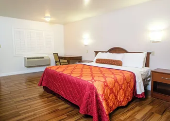 Tropic Lodge hotel thumbnail 6