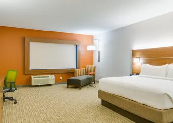Holiday Inn Express & Suites Russellville by IHG hotel thumbnail 7