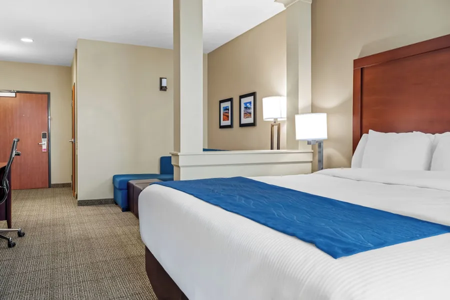 Heartland Inn and Suites hotel detail image 6