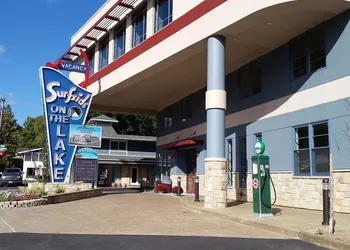 Surfside On The Lake hotel thumbnail 2
