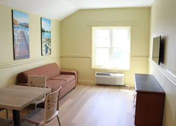 Surfside On The Lake hotel thumbnail 3