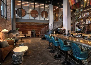 Arlo Williamsburg hotel thumbnail 6
