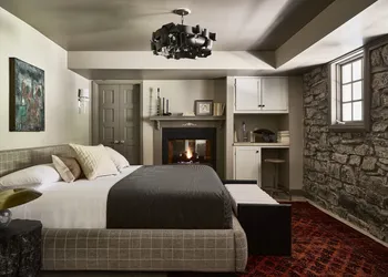 Blind Tiger Asheville hotel thumbnail 5