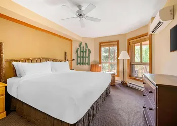 Hilton Grand Vacations Club Whistler hotel thumbnail 5