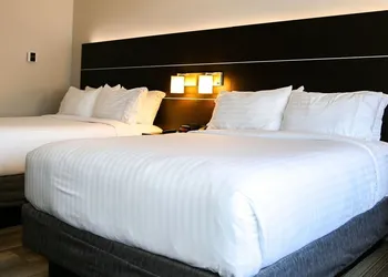Holiday Inn Express & Suites Kingston-Ulster by IHG hotel thumbnail 4