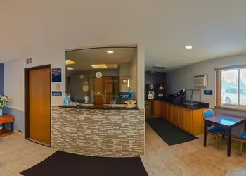 Coratel Inn & Suites by Jasper Hastings hotel thumbnail 4