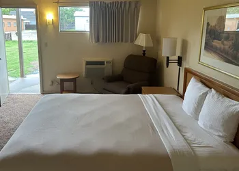 Big Bend Traveler's Inn hotel thumbnail 4