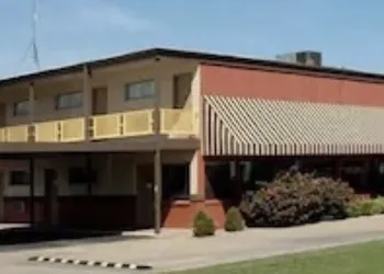 Big Bend Traveler's Inn hotel thumbnail 5