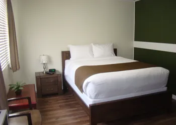 Paddock Inn hotel thumbnail 2