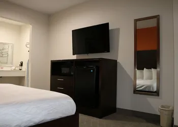 Scottish Inn & Suites - IAH Airport hotel thumbnail 3