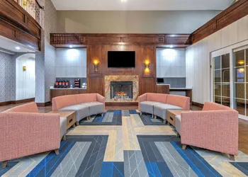 La Quinta Inn & Suites by Wyndham Fort Worth NE Mall hotel thumbnail 3