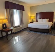 La Quinta Inn & Suites by Wyndham Fort Worth NE Mall hotel detail image 4
